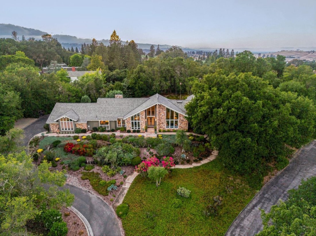 House in Los Altos Hills, California, United States 1 - 18263773