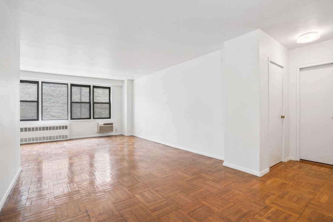 Co Op in New York, New York, United States 5 - 18261646