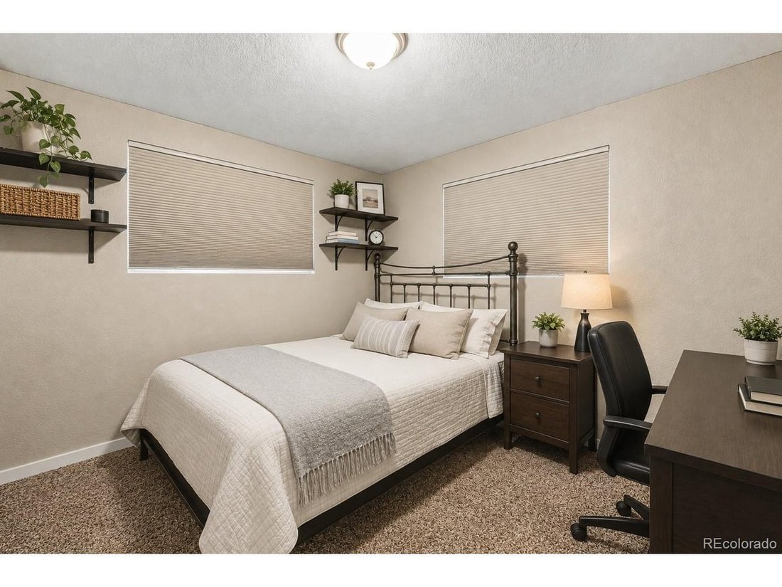Lakewood, Colorado, United States 4 - 18184227