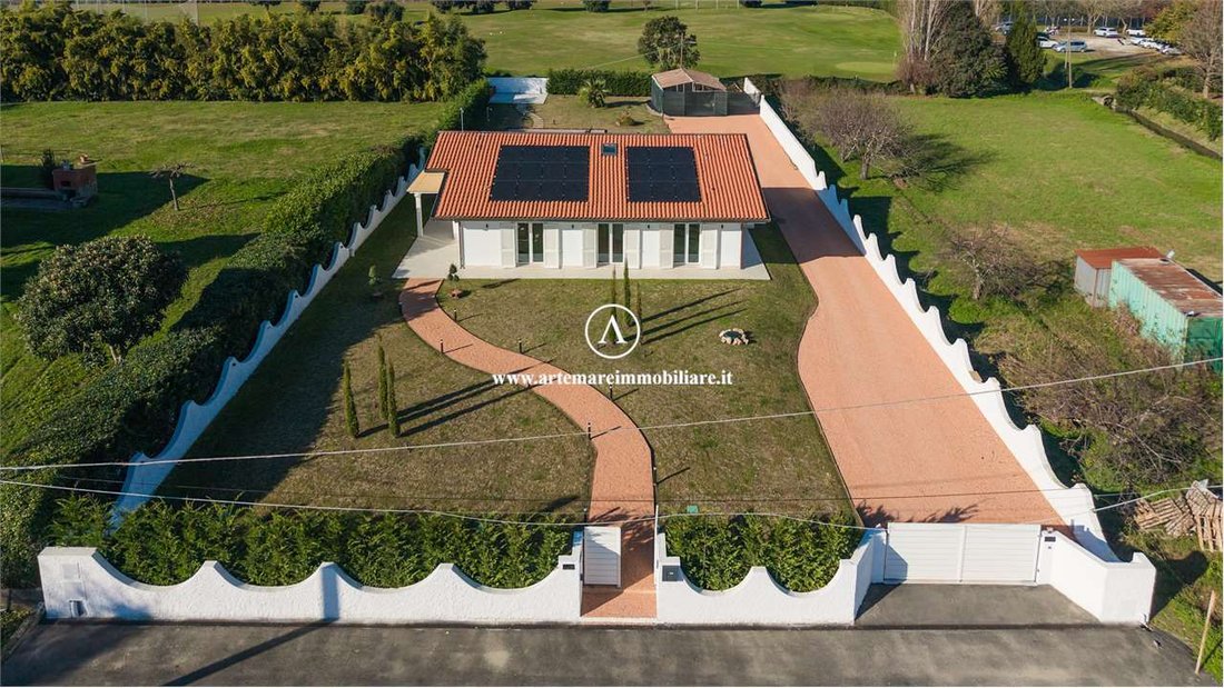 Villa in Pietrasanta, Tuscany, Italy 2 - 17051130