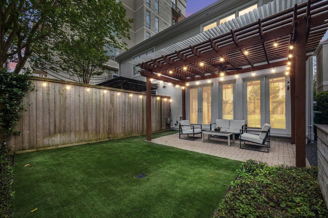 Townhouse in Houston, Texas, United States 5 - 18265030