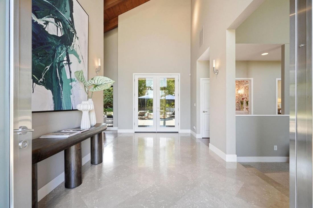 House in Los Altos Hills, California, United States 4 - 18263773