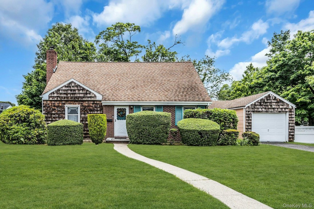 House in Merrick, New York, United States 1 - 18261681