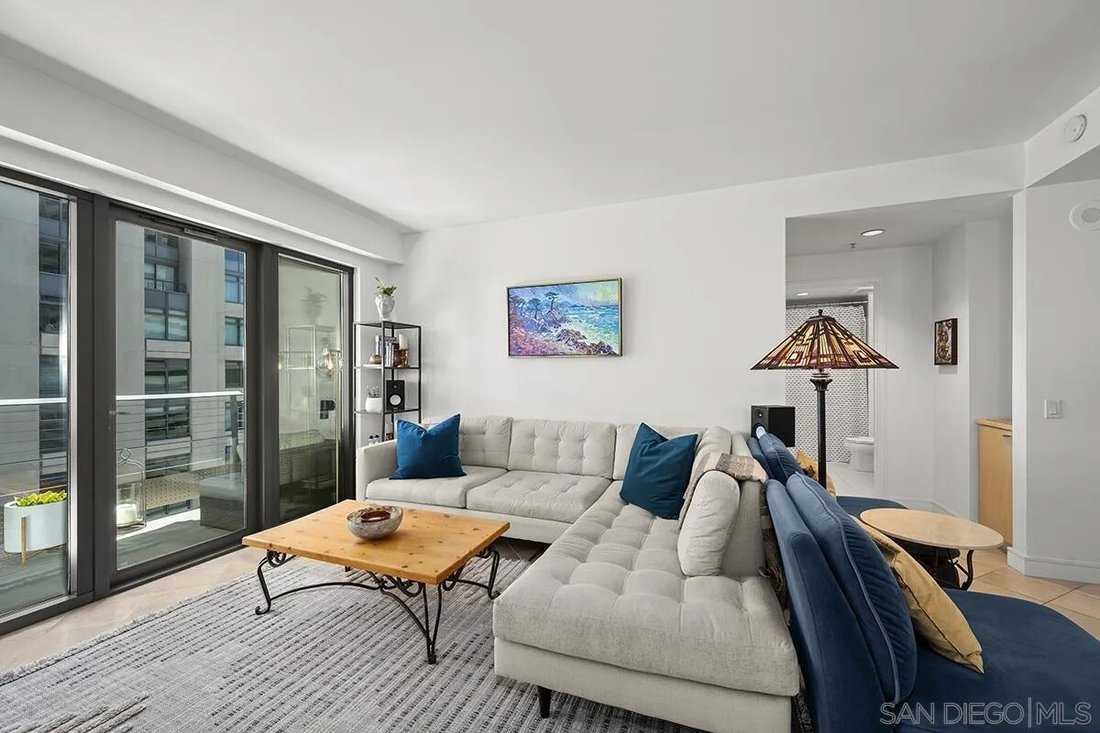 Condo in San Diego, California, United States 5 - 18264752