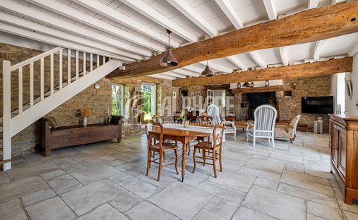 Villa a Marais, Saint-Étienne-de-Montluc, Francia 1
