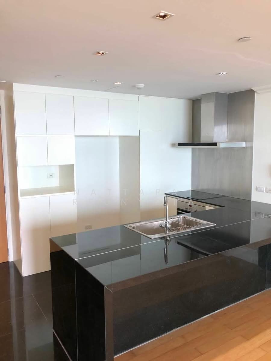Condo in Bang Phong Phang, Krung Thep Maha Nakhon, Thailand 3 - 18262439