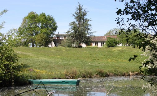 House in La Réole, Nouvelle-Aquitaine, France 1