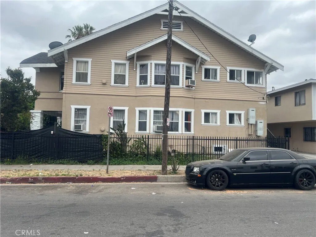 Los Angeles, California, United States 1 - 18264929