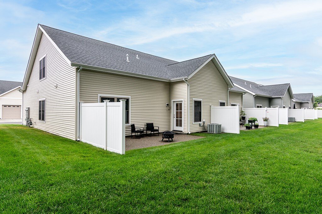 Condo in West Warwick, Rhode Island, United States 2 - 18260853