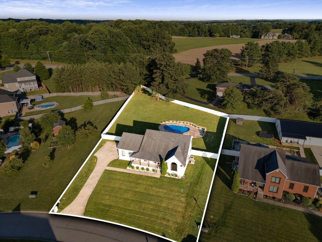 House in Springfield, Tennessee, United States 2 - 18226353