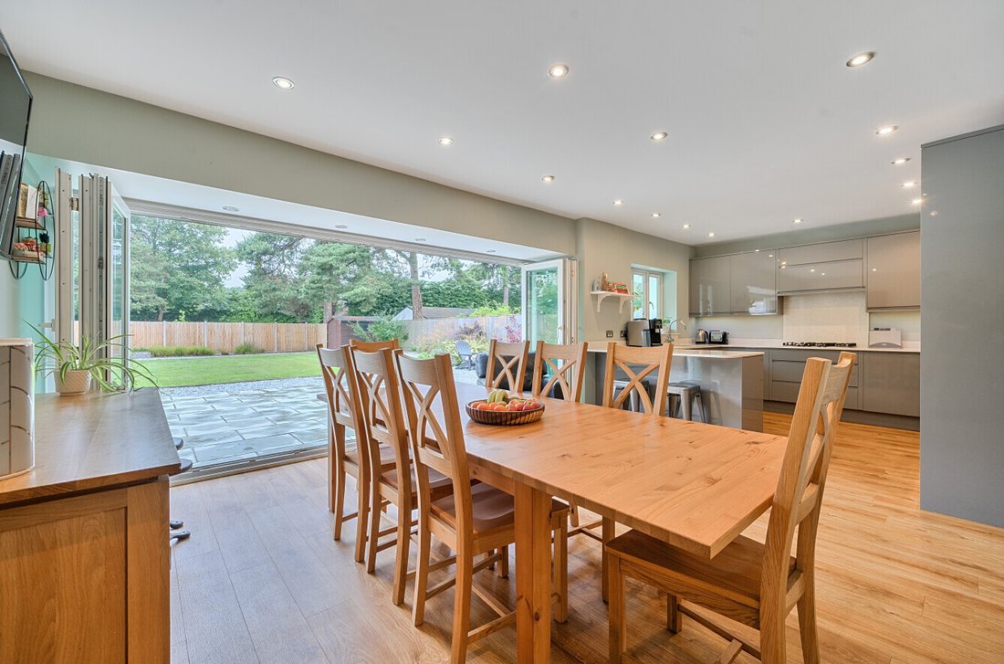 Haus in Highcliffe, England 3 - 18265406