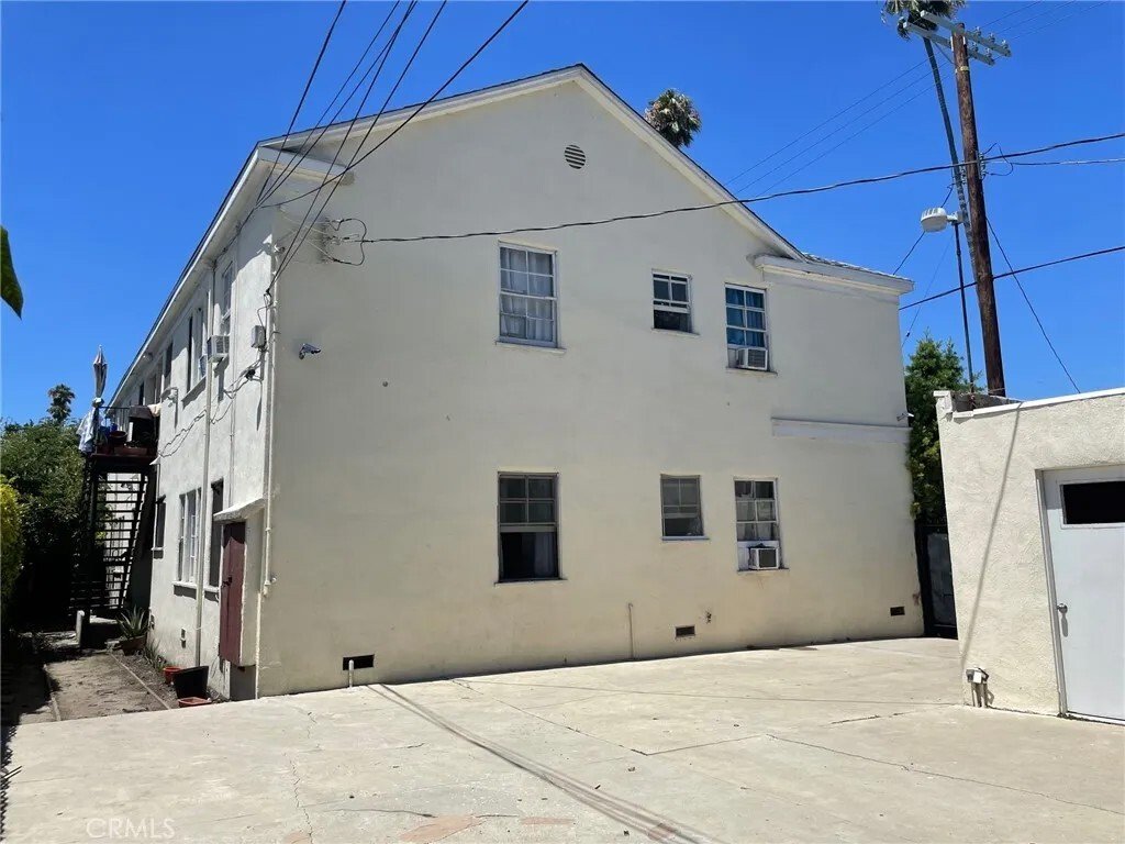 Los Angeles, California, United States 2 - 18265586