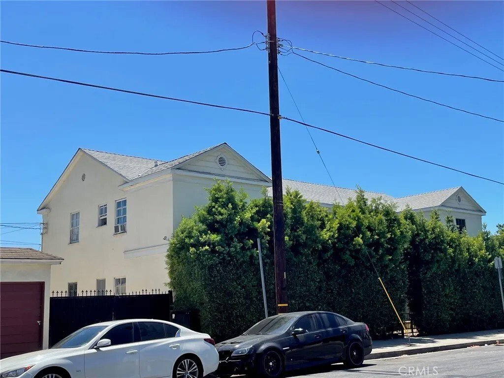 Los Angeles, California, United States 3 - 18265586