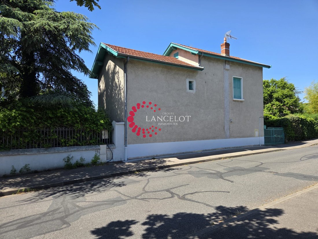 House in Sainte-Foy-lès-Lyon, Auvergne-Rhône-Alpes, France 2 - 18261366