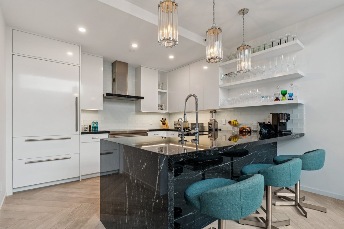 Condo in San Francisco, California, United States 4 - 18266063