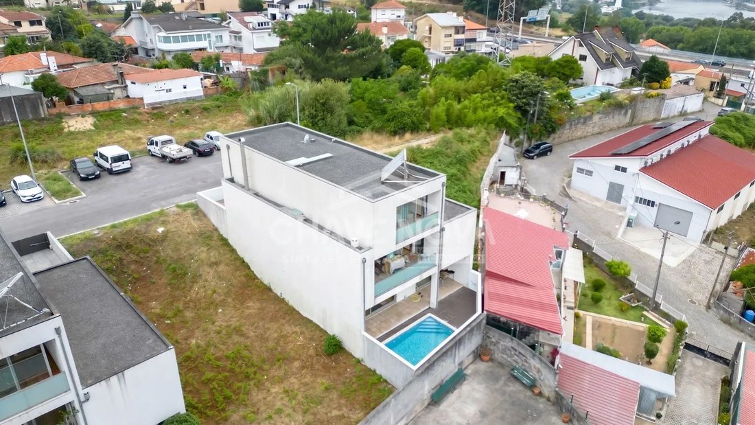 House in Oliveira do Douro, Porto District, Portugal 1 - 18261014