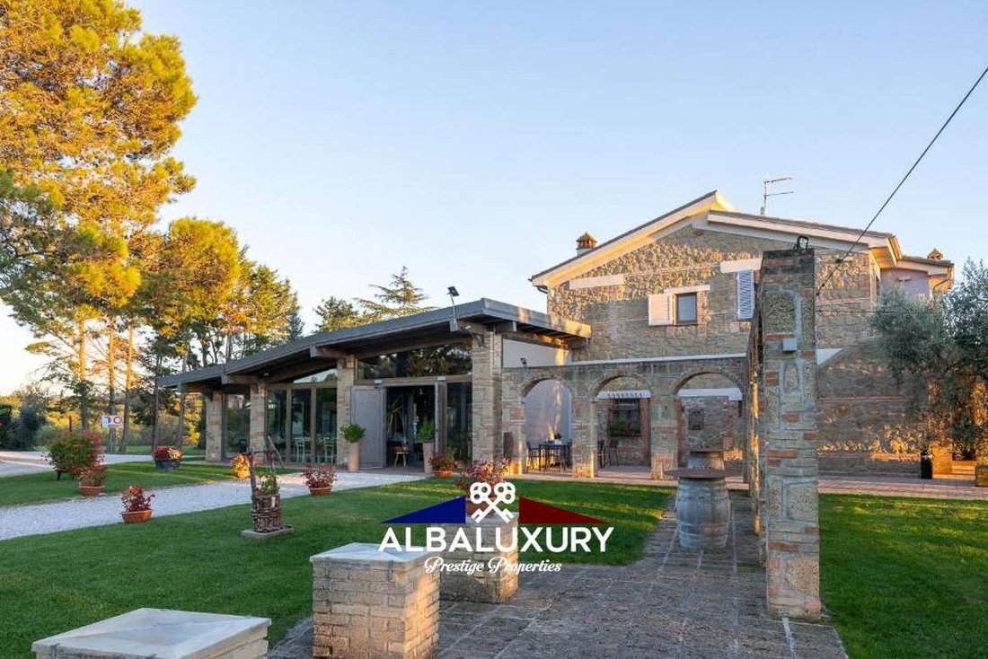 Villa in Pitigliano, Tuscany, Italy 4 - 16726075