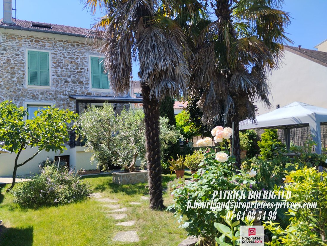 Villa in Rosny-sous-Bois, Ile-de-France, France 1 - 18266567