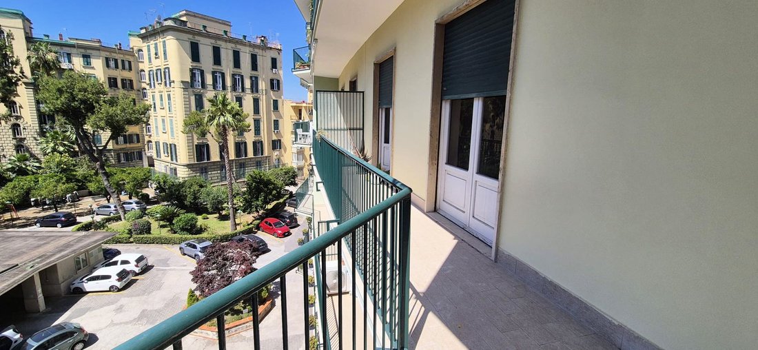 Apartment in Vomero, Naples, Campania 1 - 18250316