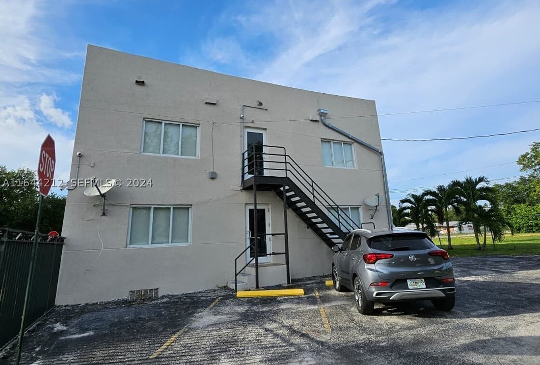 Aventura, Florida, United States 4 - 16922118