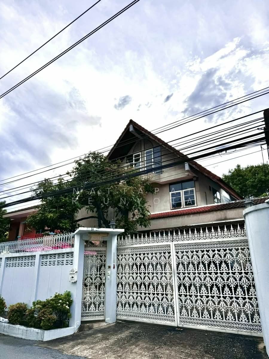 House in Chong Nonsi, Krung Thep Maha Nakhon, Thailand 4 - 18262497