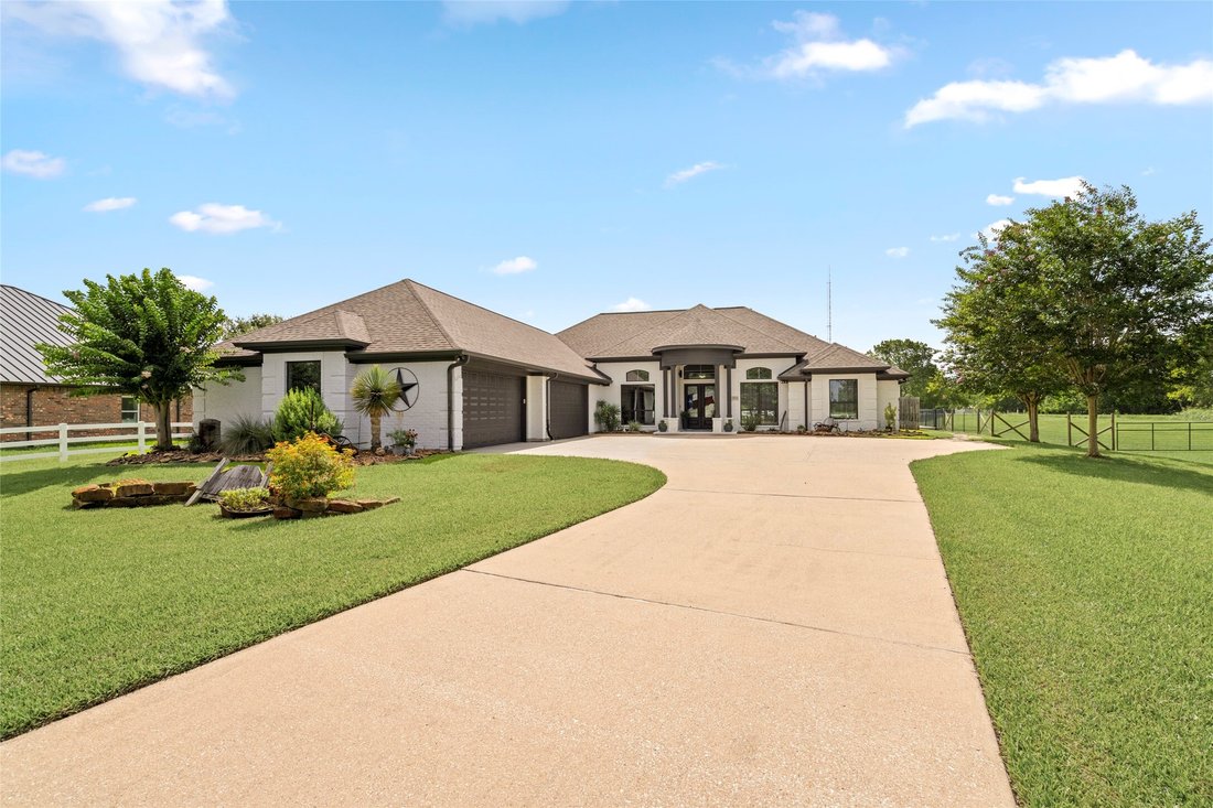 House in Friendswood, Texas, United States 2 - 18261549