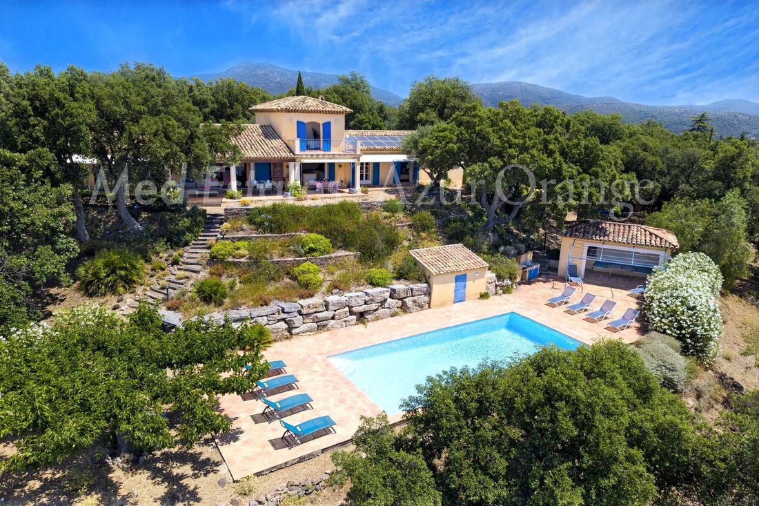 Villa in Le Plan-de-la-Tour, Provence-Alpes-Côte d'Azur, France 2 - 18260595