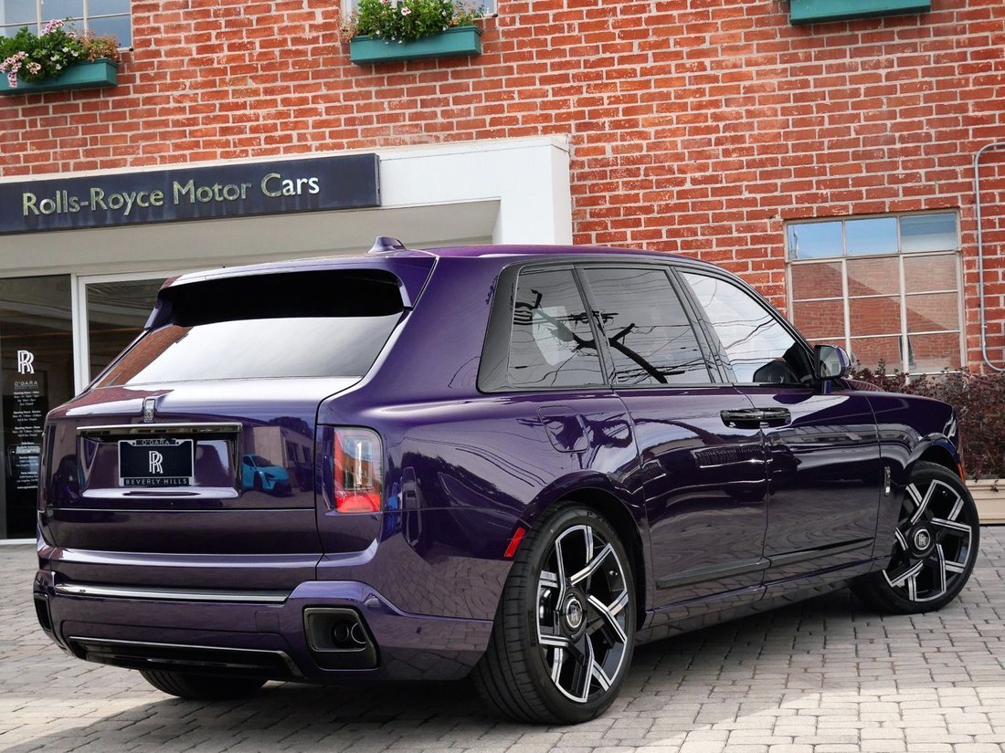 Suv in Beverly Hills, CA, United States 2 - 18266315