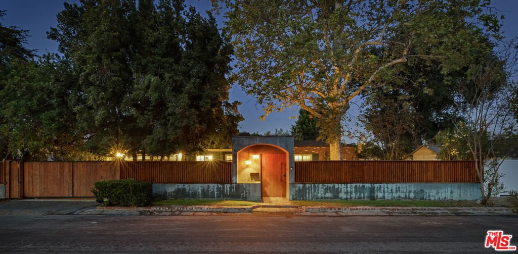House in Los Angeles, California, United States 1 - 18263743