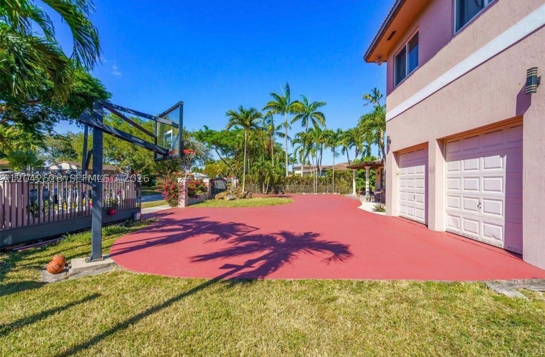 House in Miami, Florida, United States 5 - 18264385