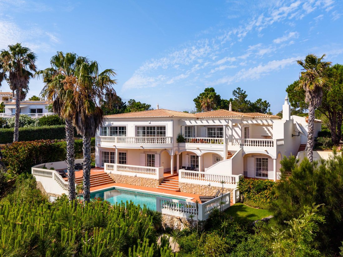 Villa in Vila do Bispo e Raposeira, Algarve, Portugal 1 - 18265511