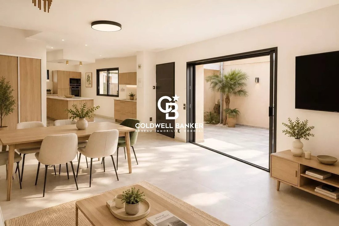 Villa in Hyeres, Provence-Alpes-Côte d'Azur, France 1 - 16602568