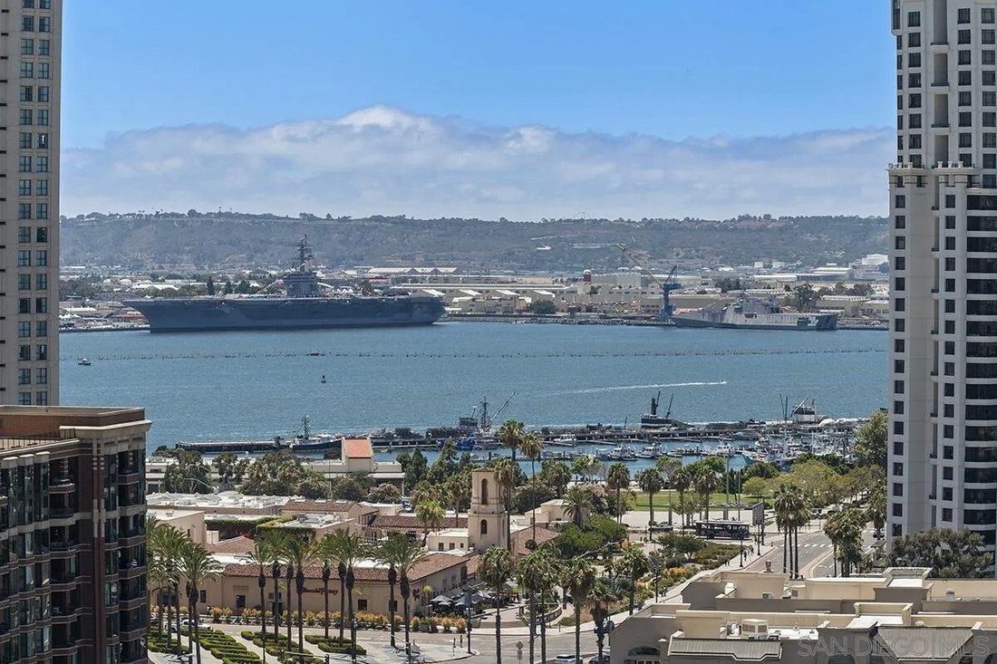 Condo in San Diego, California, United States 3 - 18264752