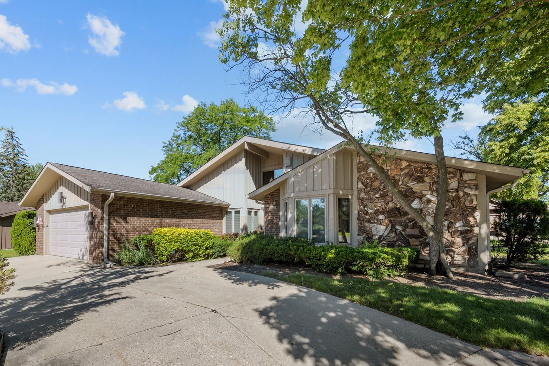 House in Northbrook, Illinois, United States 2 - 18262128