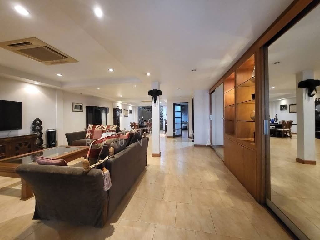 Townhouse in Bangkok, Krung Thep Maha Nakhon, Thailand 4 - 18262437