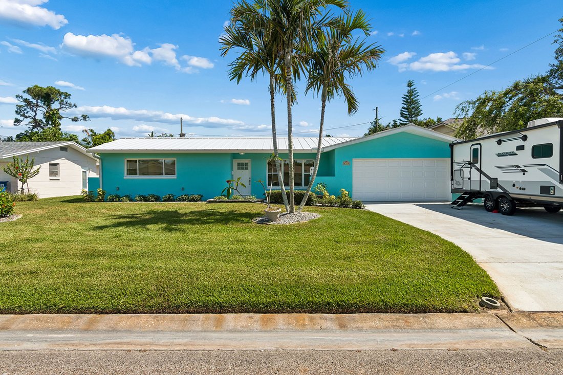 House in St. Petersburg, Florida, United States 1 - 18260072