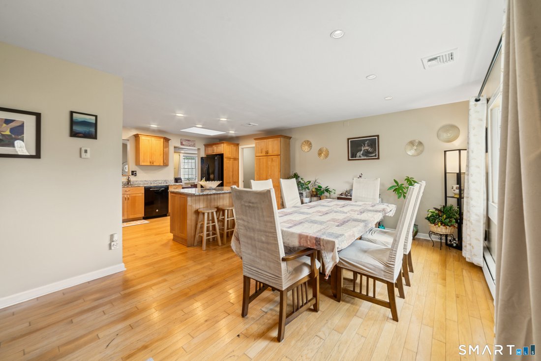 House in Milford, Connecticut, United States 3 - 18263422