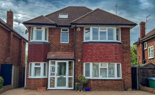 House in West Molesey, Elmbridge, England 1