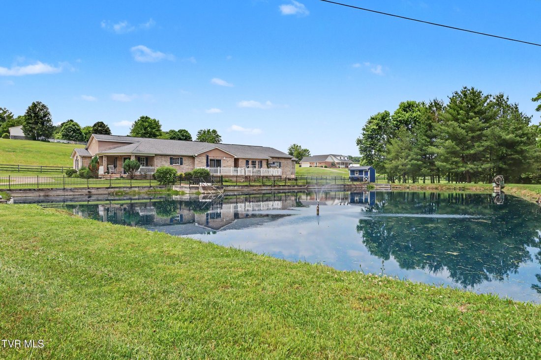 House in Greeneville, Tennessee, United States 1 - 18263015