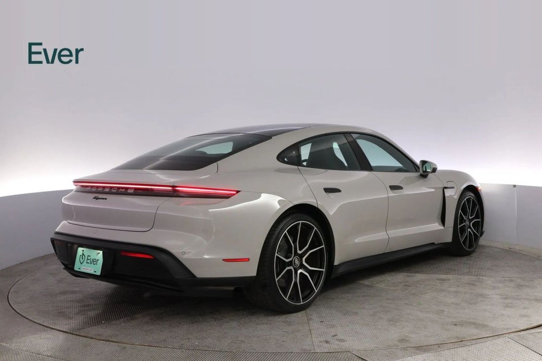 Sedan in San Francisco, CA, United States 3 - 17927566