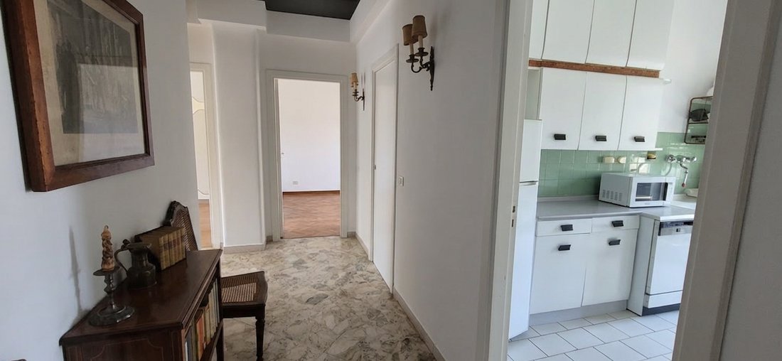 Apartment in Vomero, Naples, Campania 2 - 18250316