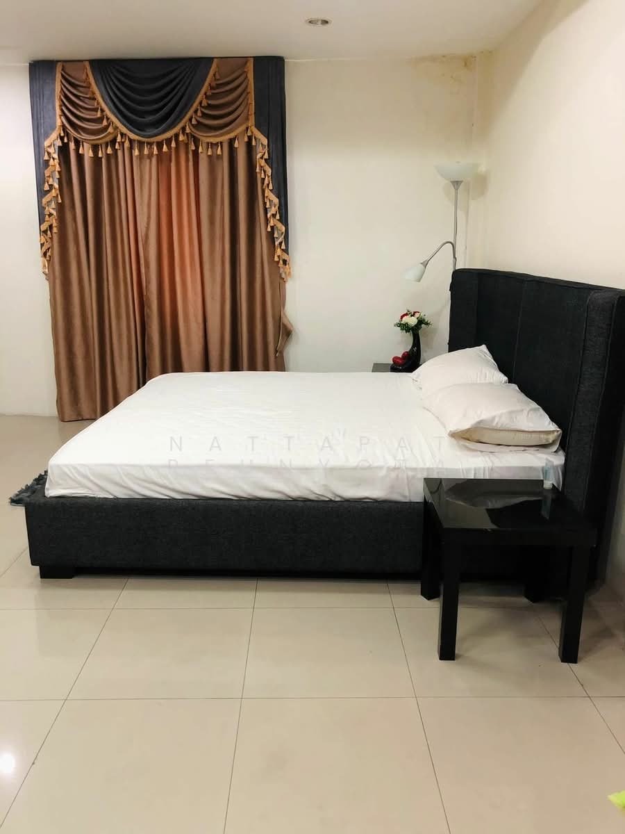 Townhouse in Bangkok, Bangkok, Thailand 1 - 18262423