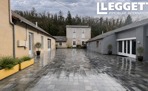 Haus in Nontron, Neu-Aquitanien, Frankreich 1