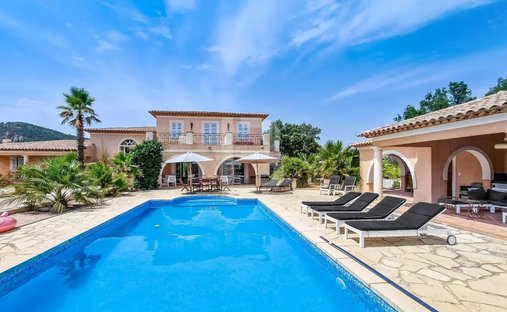 Villa in Le Plan-de-la-Tour, Provence-Alpes-Côte d'Azur, France 1