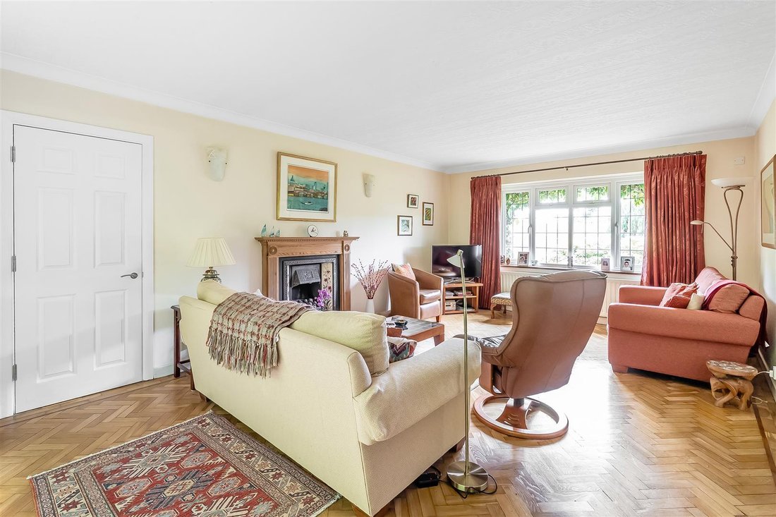 House in Dorking, England 3 - 18265409