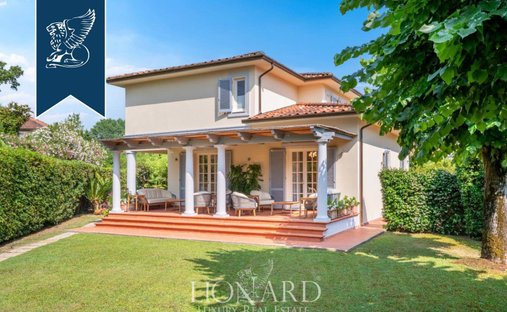 Villa in Vittoria Apuana, Forte dei Marmi, Tuscany 1