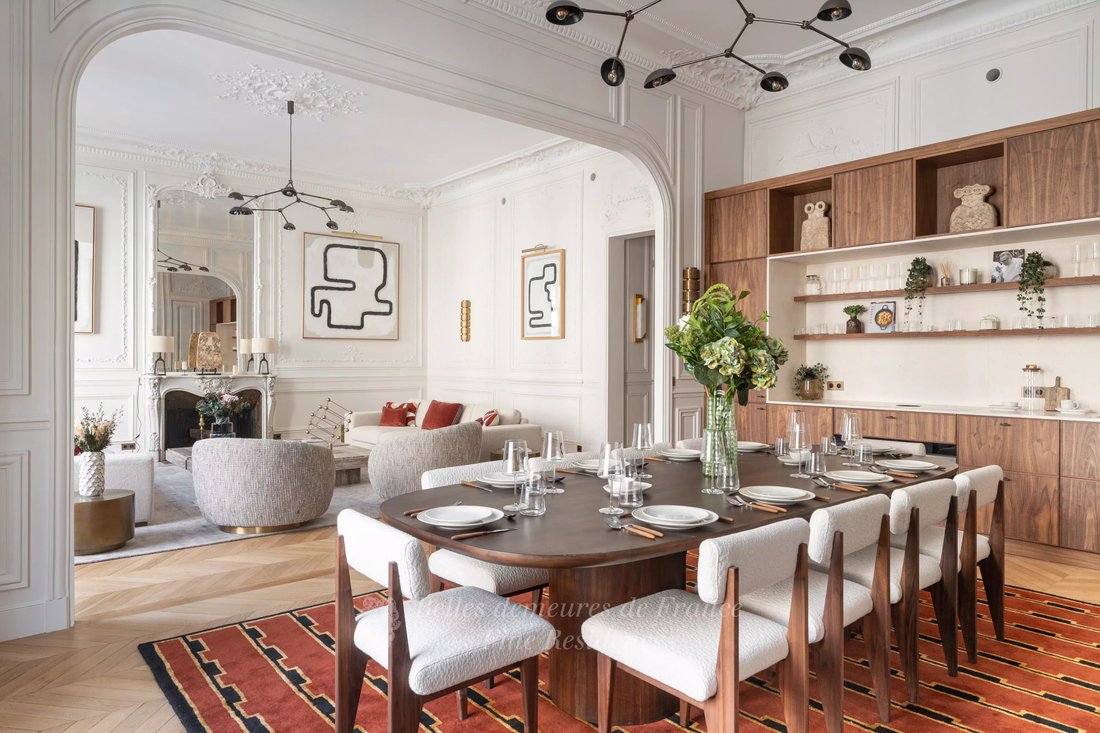 Apartment in Triangle d'Or, Paris 8e Arrondissement, Paris 2 - 18260423