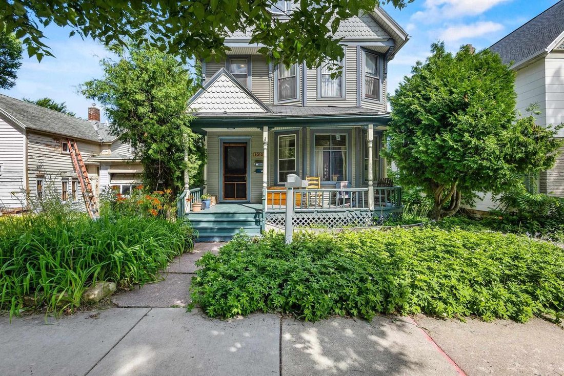 Madison, Wisconsin, United States 3 - 18260381