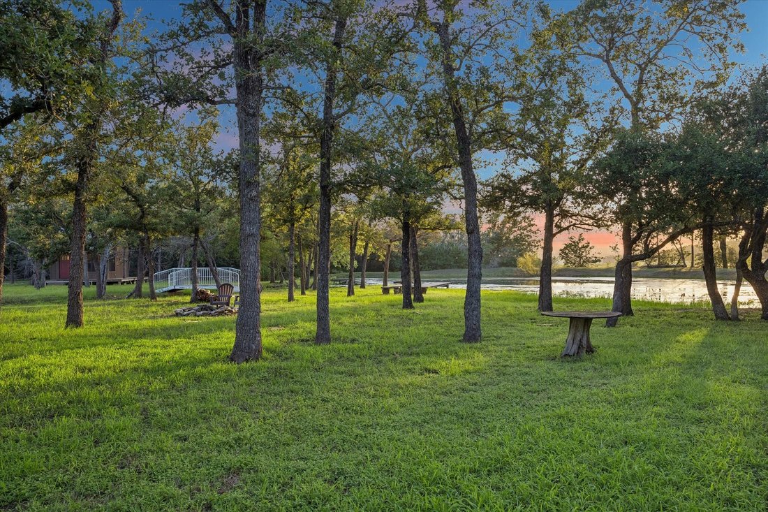 Farm Ranch in Carmine, Texas, United States 4 - 17993399