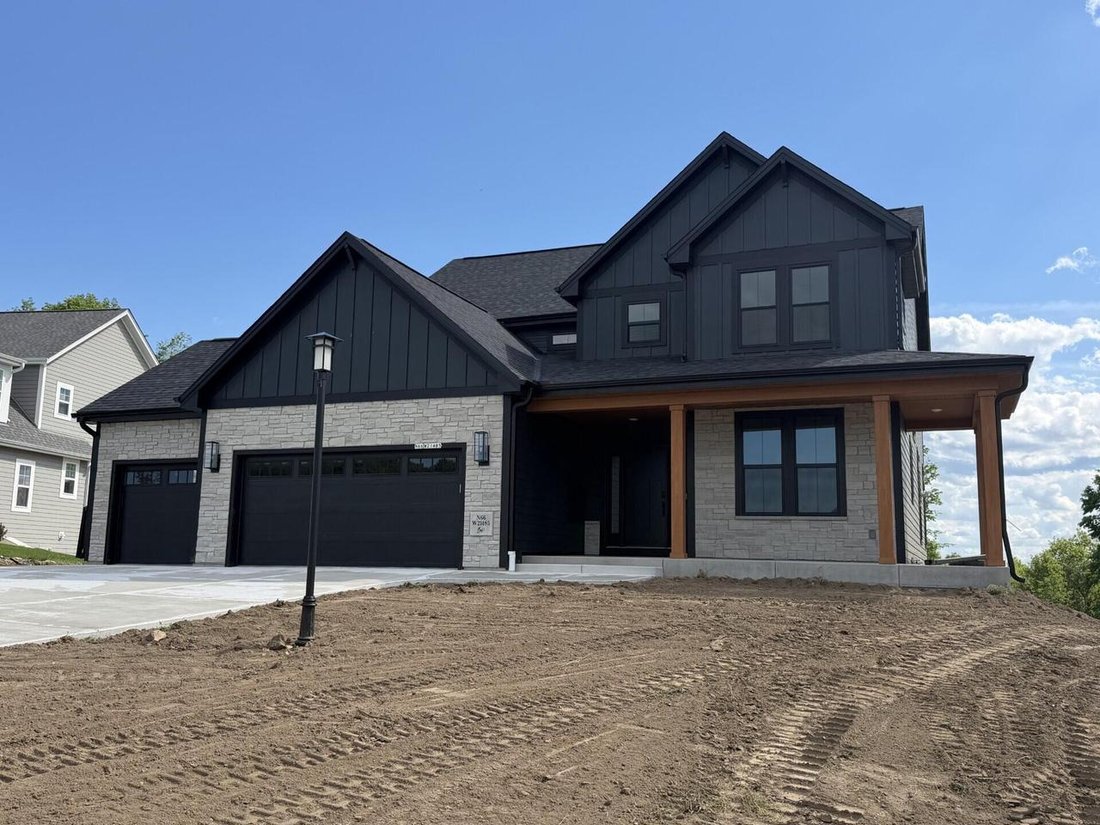 House in Menomonee Falls, Wisconsin, United States 1 - 18250100